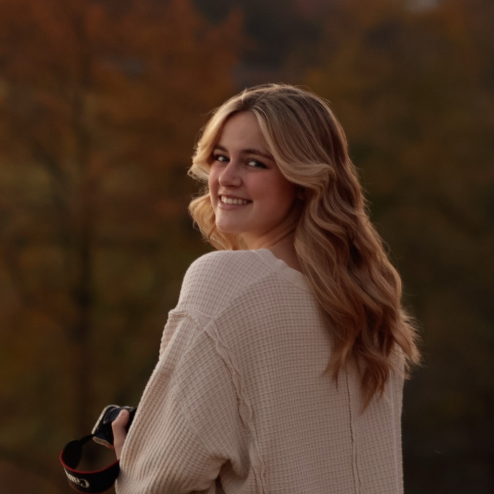 Meet your Posher, Ava